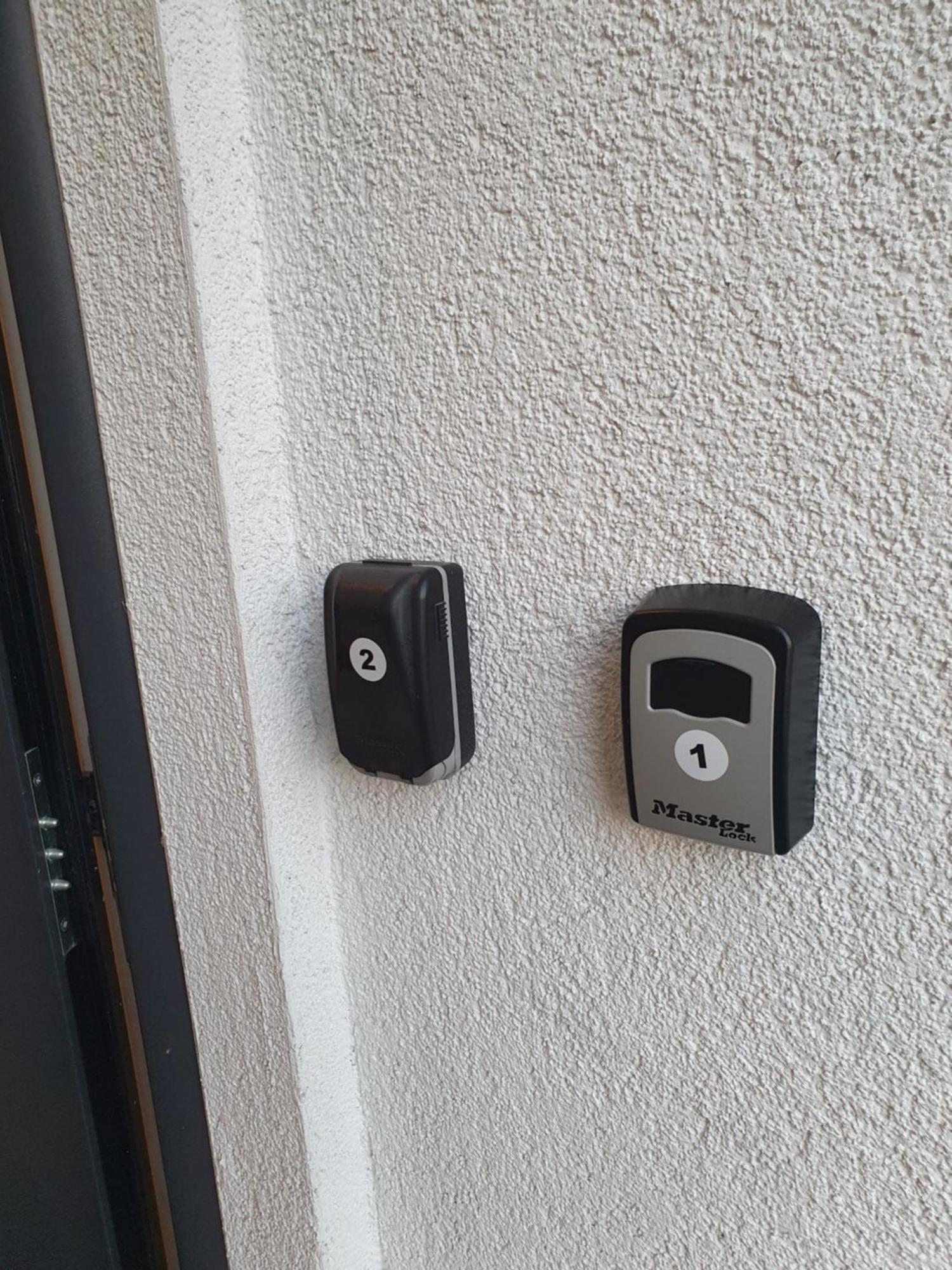 Zwei Schicke Apartments Mit Parkplatz Colonia Esterno foto